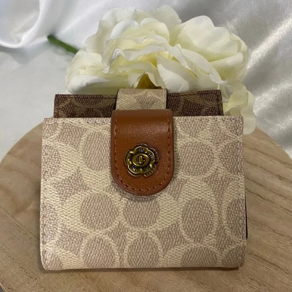 NWT Brown Tan Women's Fashion Wallet Card Holder - Picture 5 of 6